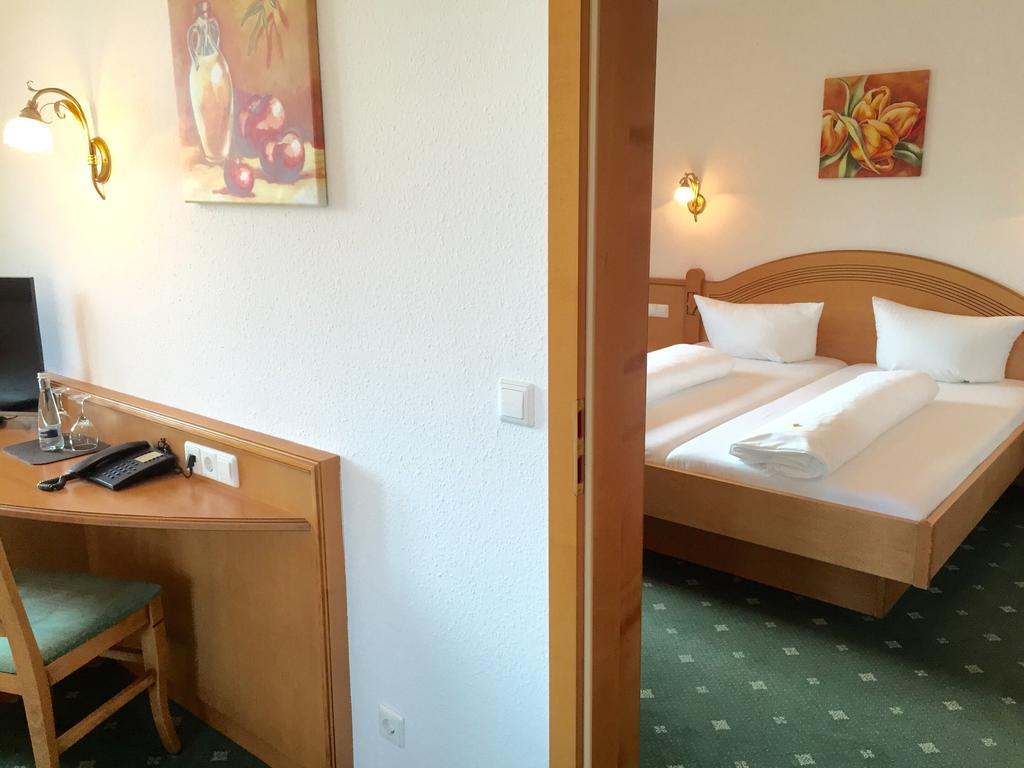 Hotel Ochsen Friesenheim  Kamer foto