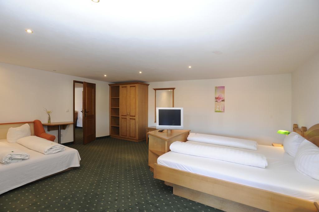 Hotel Ochsen Friesenheim  Kamer foto